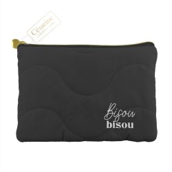 Pochette matelassée brodée noir “bisou bisou”