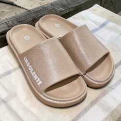 claquettes insolente beige