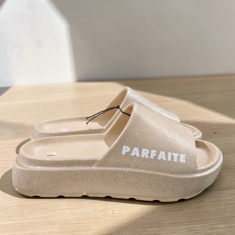 claquettes parfaite beige