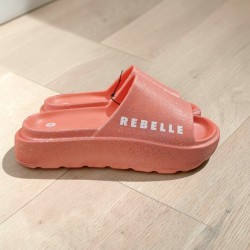 claquettes message rebelle